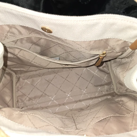 Michael Kors purse - Picture 3 of 5